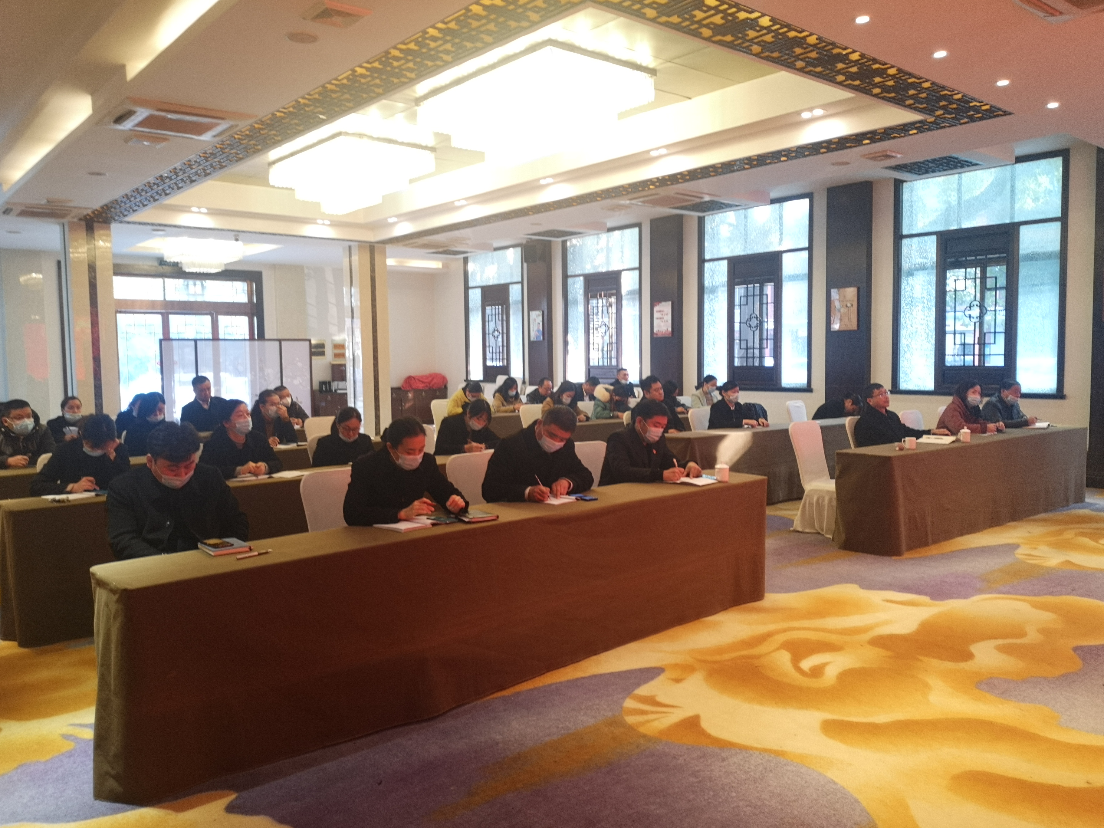 参会人员.jpg